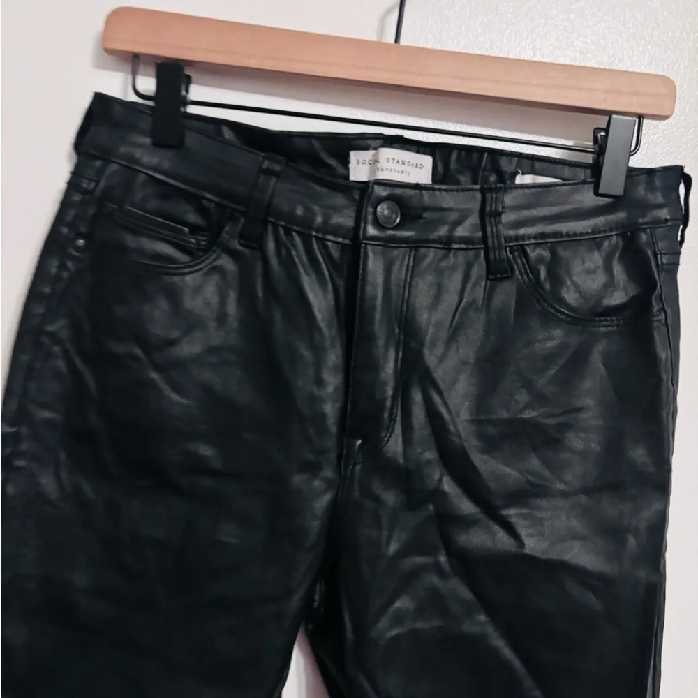 Sanctuary black ankle skinny faux leather pants without padding button pockets